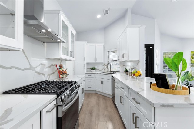 Detail Gallery Image 15 of 60 For 11715 Garrick Ave, Sylmar,  CA 91342 - 3 Beds | 2 Baths