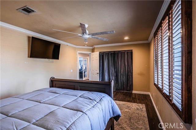 Detail Gallery Image 12 of 37 For 5853 Aurora Ave, Jurupa Valley,  CA 91752 - 6 Beds | 3/1 Baths