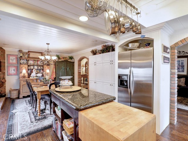 25322 Romera Place, Lake Forest CA: https://media.crmls.org/medias/283c7d49-fd72-4f4f-a6ba-68a0eb4dd48b.jpg