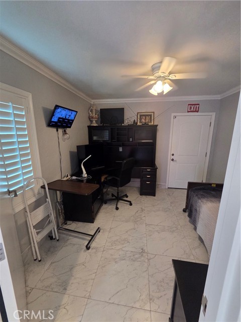 Bedroom/Office.