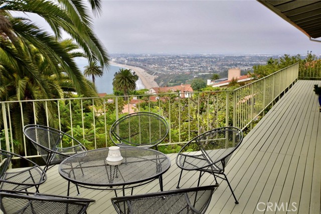 813 Via Somonte, Palos Verdes Estates, California 90274, 4 Bedrooms Bedrooms, ,1 BathroomBathrooms,Residential,Sold,Via Somonte,PV21198389