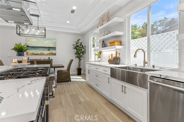 Detail Gallery Image 18 of 74 For 508 Westminster Ave, Newport Beach,  CA 92663 - 5 Beds | 5/1 Baths