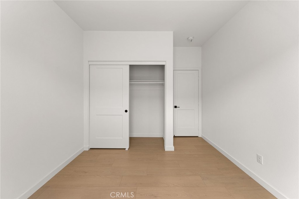 https://media.crmls.org/medias/283fc7c8-ceff-4b4f-a6c3-c74942408557.jpg?preset=X-Large