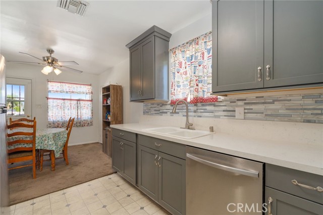 Detail Gallery Image 15 of 47 For 5382 Crest, Riverside,  CA 92503 - 4 Beds | 1/1 Baths