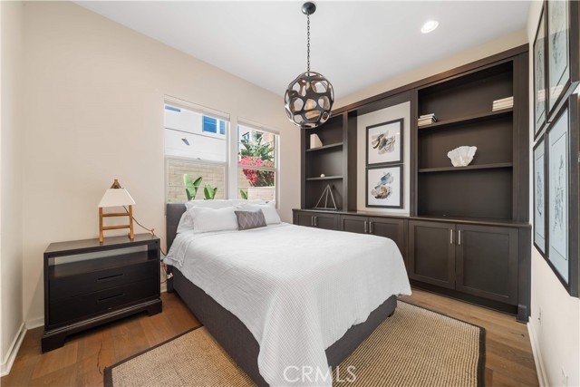 105 newall, Irvine CA: https://media.crmls.org/medias/28403402-e308-4c83-a2be-acc9254ff737.jpg