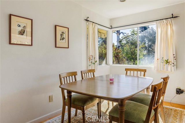 Detail Gallery Image 11 of 32 For 1909 Pineridge, Cambria,  CA 93428 - 2 Beds | 2 Baths