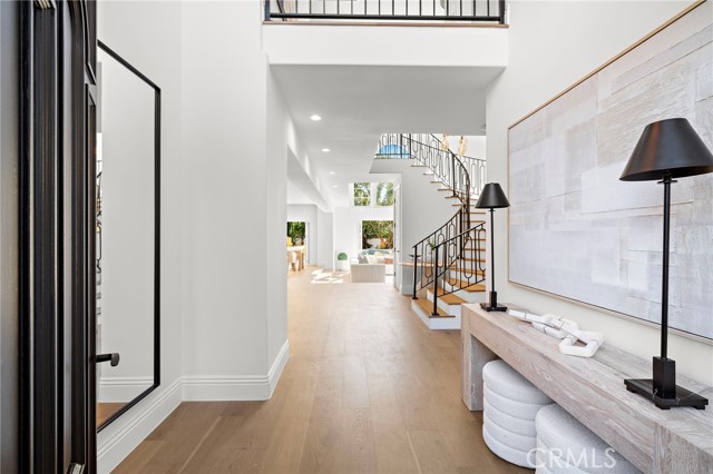 48 Belcourt Drive, Newport Beach CA: https://media.crmls.org/medias/2840e4a9-8fc8-4fe2-b0f5-8ca989312338.jpg