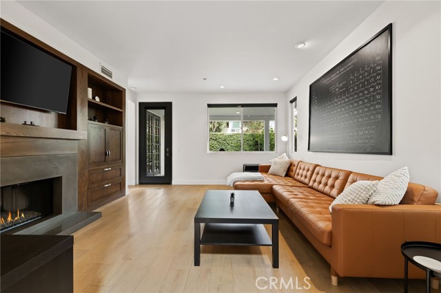 Detail Gallery Image 43 of 52 For 134 Monte Vista Ave a,  Costa Mesa,  CA 92627 - 3 Beds | 2/1 Baths