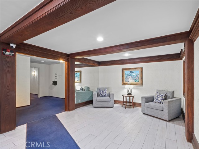 12720 Burbank Boulevard, Valley Village CA: https://media.crmls.org/medias/2841386f-bf28-4f02-990e-df4510023bb4.jpg