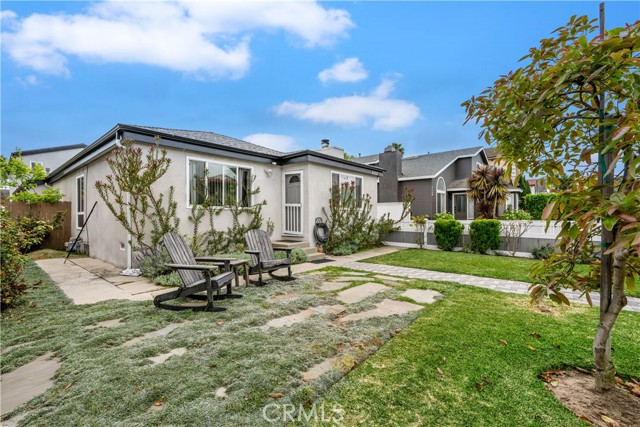 2222 Curtis Avenue, Redondo Beach CA: https://media.crmls.org/medias/2841d620-2974-45f7-871f-bce1f6be6c69.jpg