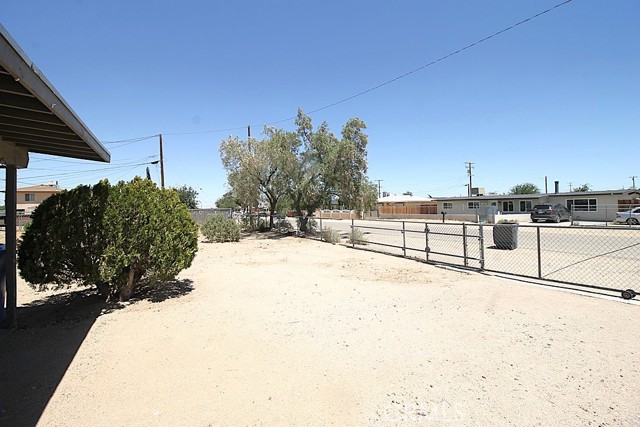 Detail Gallery Image 3 of 26 For 34150 Woods Ave, Barstow,  CA 92311 - 3 Beds | 1 Baths