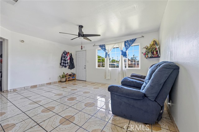 Detail Gallery Image 9 of 39 For 1054 W 24th, Merced,  CA 95340 - 3 Beds | 1 Baths