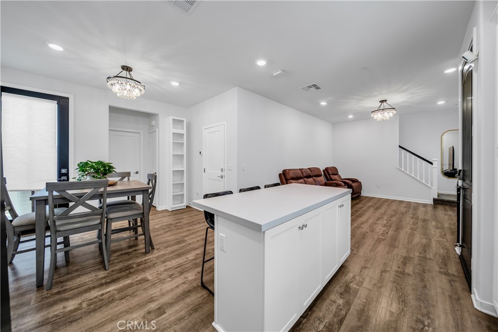 887 Pear Court, Upland, CA 91786