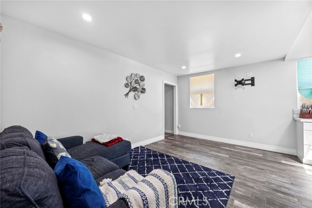 Detail Gallery Image 8 of 40 For 6800 Berry Ave, Buena Park,  CA 90620 - 2 Beds | 2 Baths