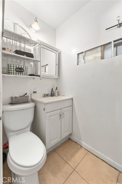 Detail Gallery Image 12 of 38 For 6118 S Main, Los Angeles,  CA 90003 - 6 Beds | 3/2 Baths