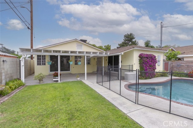 835 N Lincoln Street, Burbank CA: https://media.crmls.org/medias/2844b5ec-f285-4906-992f-a50b69831841.jpg