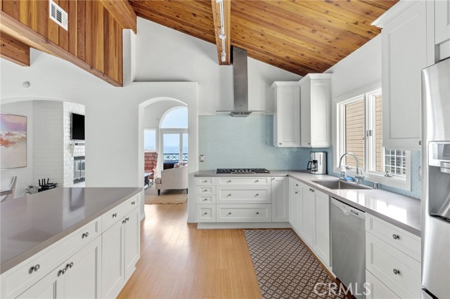 4104 Highland Avenue, Manhattan Beach, California 90266, 3 Bedrooms Bedrooms, ,3 BathroomsBathrooms,Residential,Sold,Highland,SB21194118