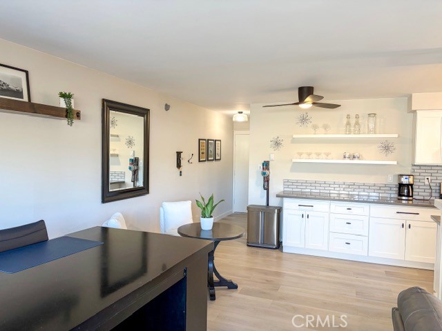 https://media.crmls.org/medias/2845d5ce-55f8-4000-8949-672df1d6a15b.jpg?preset=X-Large