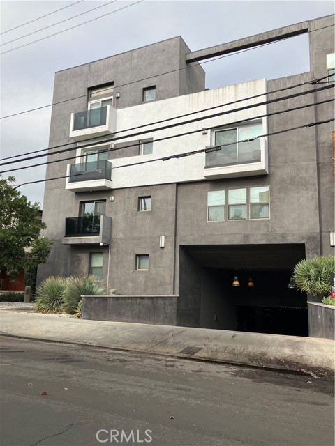 Detail Gallery Image 2 of 17 For 11925 Kling St #408,  Valley Village,  CA 91607 - 2 Beds | 2 Baths
