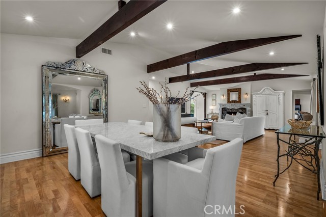 Detail Gallery Image 8 of 34 For 22015 Independencia St, Woodland Hills,  CA 91364 - 3 Beds | 2 Baths