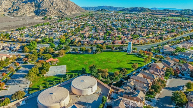 Detail Gallery Image 42 of 44 For 3902 Bluff, Perris,  CA 92571 - 4 Beds | 2/1 Baths