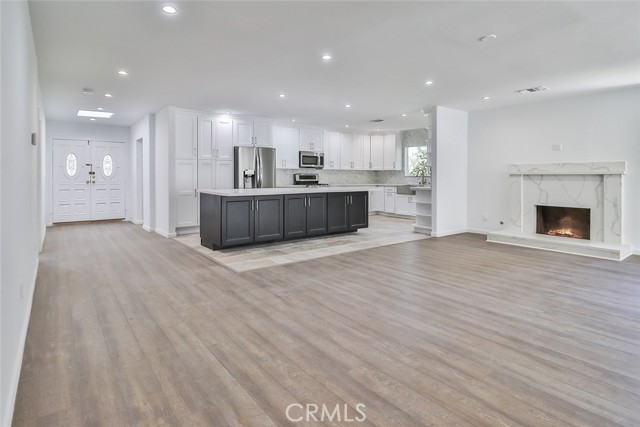 Detail Gallery Image 5 of 29 For 14434 Greenleaf, Sherman Oaks,  CA 91423 - 5 Beds | 3/2 Baths