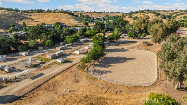 4766 Egret Lane, Paso Robles CA: https://media.crmls.org/medias/28475976-9aba-4449-bf5e-518e2401bad7.jpg