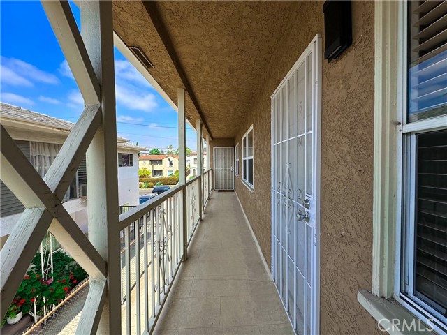 1436 S Holt Avenue, Los Angeles CA: https://media.crmls.org/medias/28476216-23b8-4949-9f69-c10da67c3662.jpg