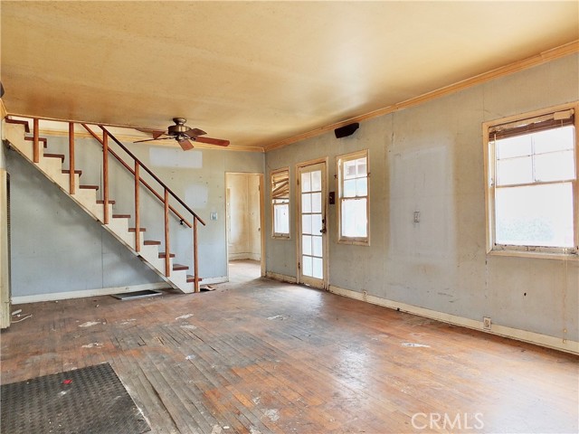 744 Gladys Avenue, Long Beach CA: https://media.crmls.org/medias/2847c366-cdb8-485e-b7a9-0708047ed58d.jpg