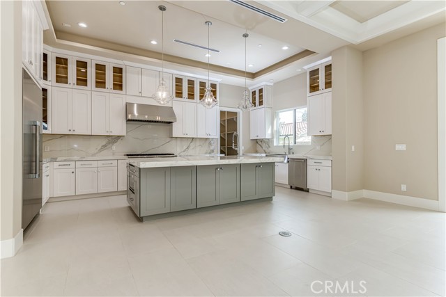 Detail Gallery Image 22 of 40 For 10168 Lightbreeze Cir, Huntington Beach,  CA 92646 - 5 Beds | 5/1 Baths