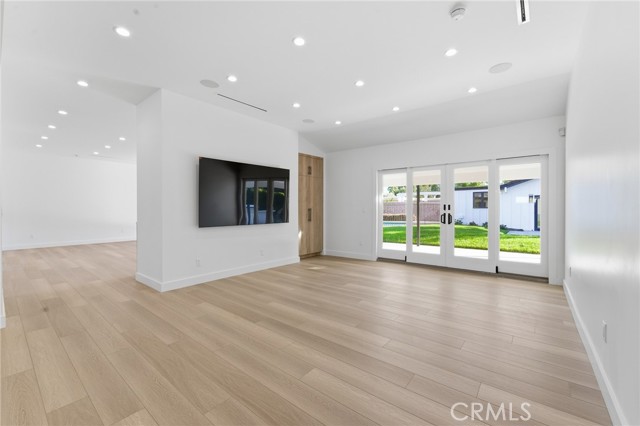 Detail Gallery Image 15 of 48 For 19510 Merridy, Northridge,  CA 91324 - 6 Beds | 6/1 Baths