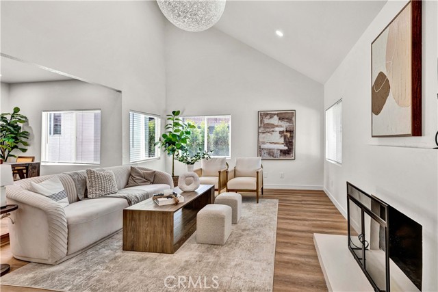 Image 4 of 53 For 921 Dahlia Avenue