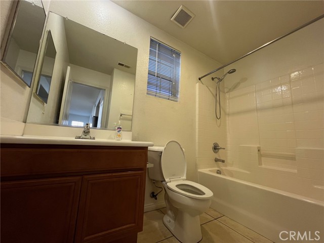 Detail Gallery Image 10 of 21 For 1770 Karley Way, Riverside,  CA 92501 - 3 Beds | 2/1 Baths