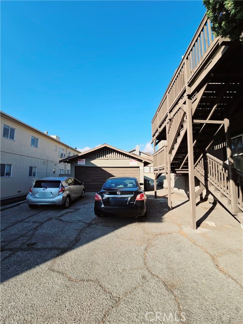 325 S. Los Robles, Pasadena CA: https://media.crmls.org/medias/284a3a4a-a140-49bd-85d4-f31b051dfacd.jpg