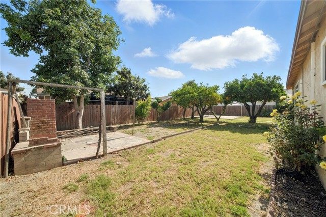 12218 Academy Way, Artesia CA: https://media.crmls.org/medias/284b3e66-6178-4b3e-88fa-f8a2bcd13a6a.jpg