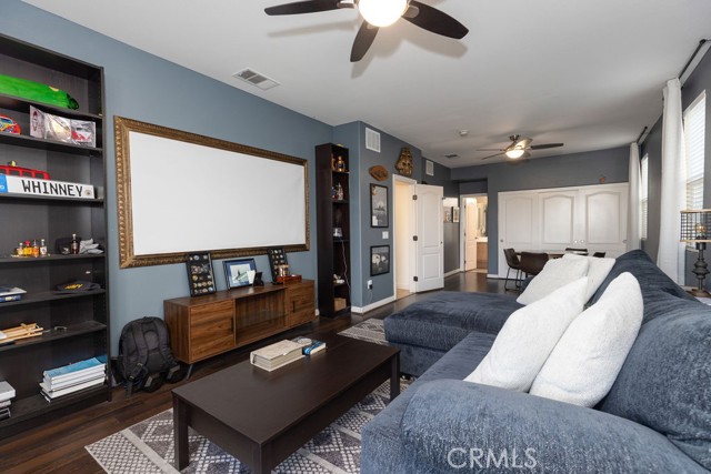 Detail Gallery Image 8 of 32 For 63 Volta Del Tintori, Lake Elsinore,  CA 92532 - 5 Beds | 4/1 Baths