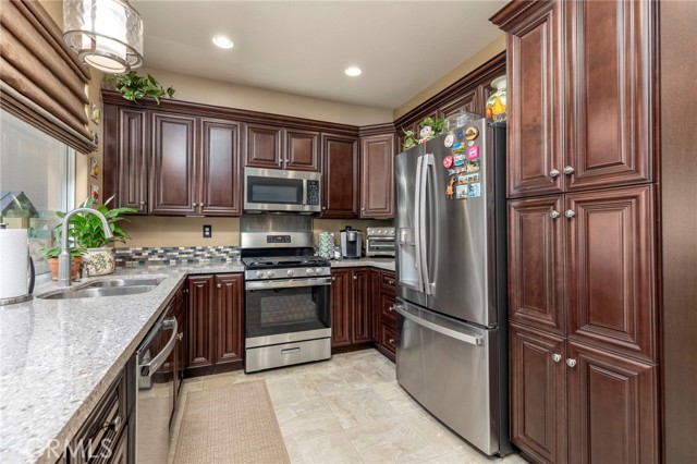 Detail Gallery Image 9 of 34 For 45166 via Quivera, Temecula,  CA 92592 - 3 Beds | 2/1 Baths