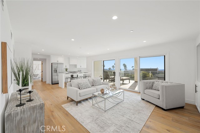 Detail Gallery Image 18 of 53 For 723 Balboa Ave, Laguna Beach,  CA 92651 - 4 Beds | 4/1 Baths