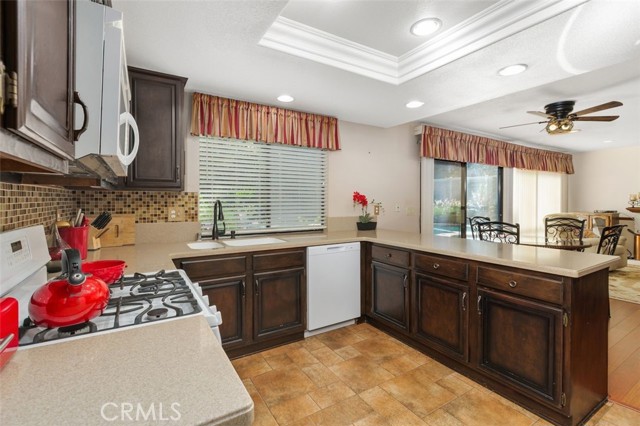 Detail Gallery Image 17 of 35 For 6140 Windemere Way, Riverside,  CA 92506 - 4 Beds | 2/1 Baths