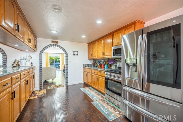 Detail Gallery Image 33 of 75 For 813 N Mantle Ln, Santa Ana,  CA 92701 - 3 Beds | 2 Baths