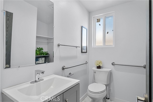 Detail Gallery Image 27 of 44 For 9600 Amboy Ave, Pacoima,  CA 91331 - 7 Beds | 6 Baths