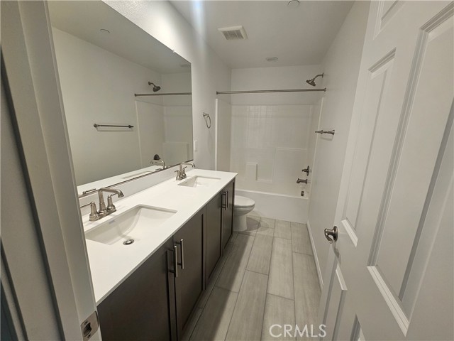 Detail Gallery Image 3 of 15 For 14424 Plymouth, Hesperia,  CA 92344 - 4 Beds | 2/1 Baths