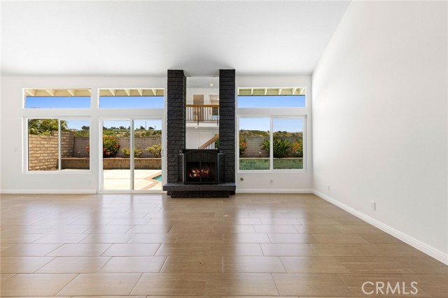 Detail Gallery Image 10 of 20 For 18282 Fieldbury Ln, Huntington Beach,  CA 92648 - 4 Beds | 2/1 Baths