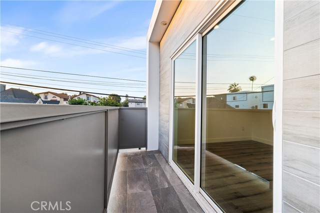 Detail Gallery Image 24 of 36 For 5000 Cleon #1/2,  North Hollywood,  CA 91601 - 4 Beds | 3 Baths