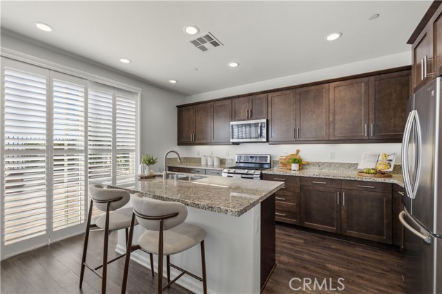 Detail Gallery Image 8 of 33 For 20650 Huntley, Saugus,  CA 91350 - 4 Beds | 3 Baths