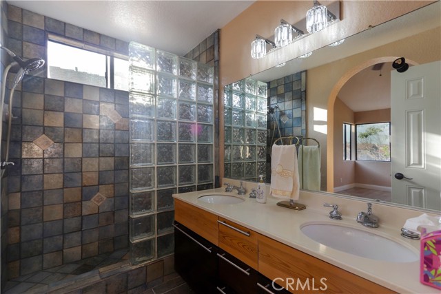 Detail Gallery Image 6 of 8 For 16 Crucillo, Rancho Santa Margarita,  CA 92688 - 3 Beds | 2/1 Baths