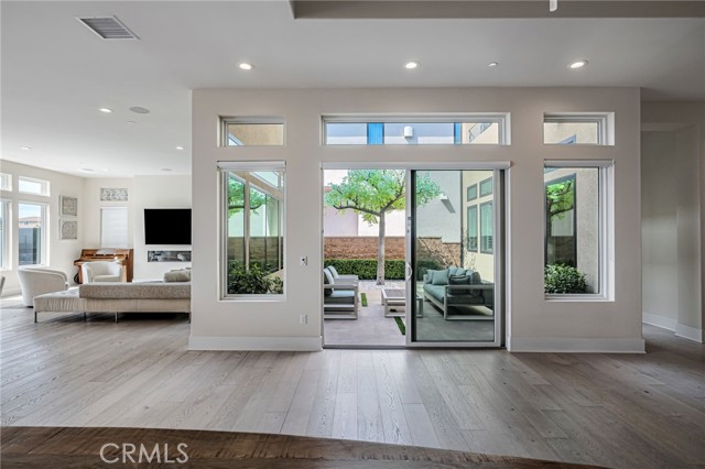 Detail Gallery Image 11 of 71 For 20532 W Birmingham Way, Porter Ranch,  CA 91326 - 4 Beds | 4/1 Baths