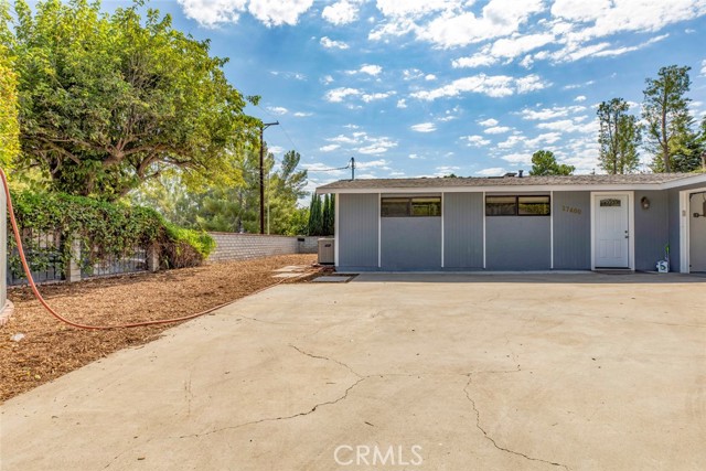 Detail Gallery Image 6 of 56 For 17400 Fairland Ct, Granada Hills,  CA 91344 - 3 Beds | 2 Baths