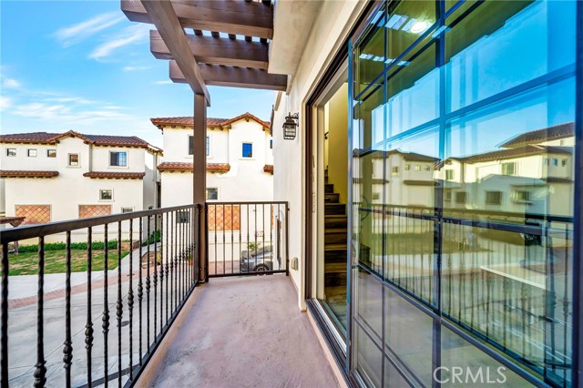 1101 N Maclay Avenue, San Fernando CA: https://media.crmls.org/medias/284fddca-5af7-49ad-b82e-415b56618fb8.jpg