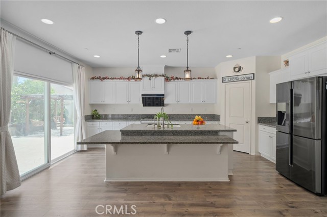 Detail Gallery Image 14 of 53 For 4736 Marrieta St, Jurupa Valley,  CA 91752 - 5 Beds | 4 Baths